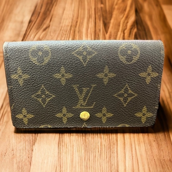 Louis Vuitton Vintage Tressor Canvas Wallet  in Classic Monogram. EUC - Picture 1 of 17